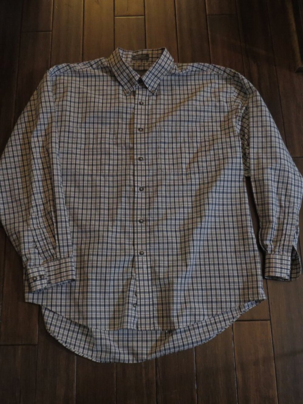 Van Heusen XL 17-17/5 Button Down Long Sleeve Shirt Plaid Gray Blue Burgundy